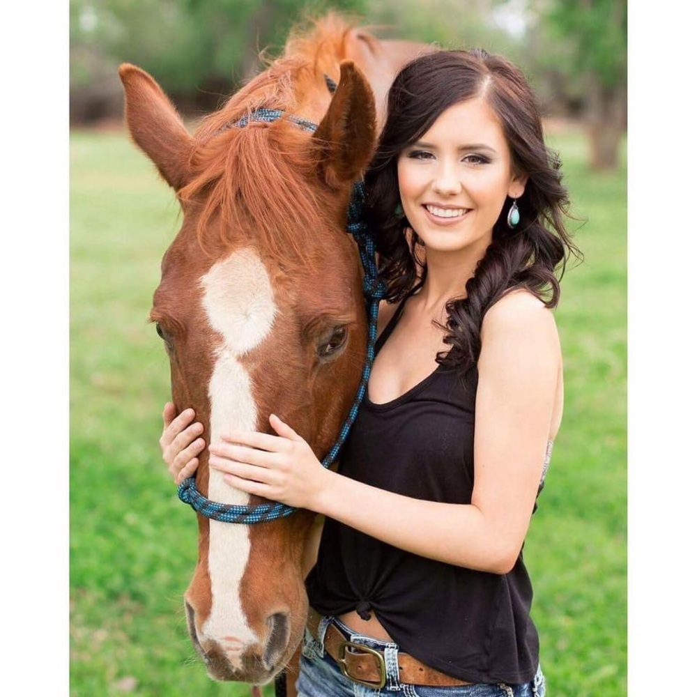 Meet your Posher, Caitie